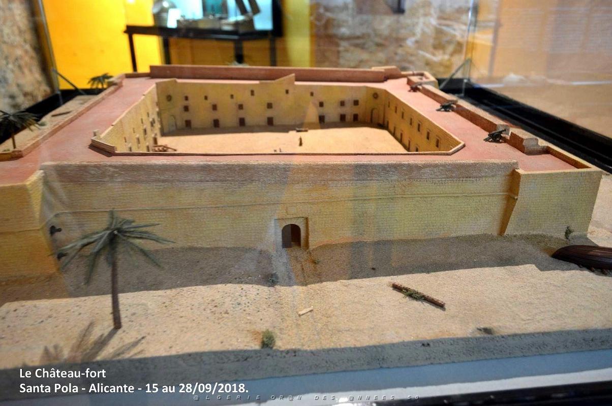 23 SANTA POLA CHATEAU FORT ET PLACE GLORIETA (2).JPG